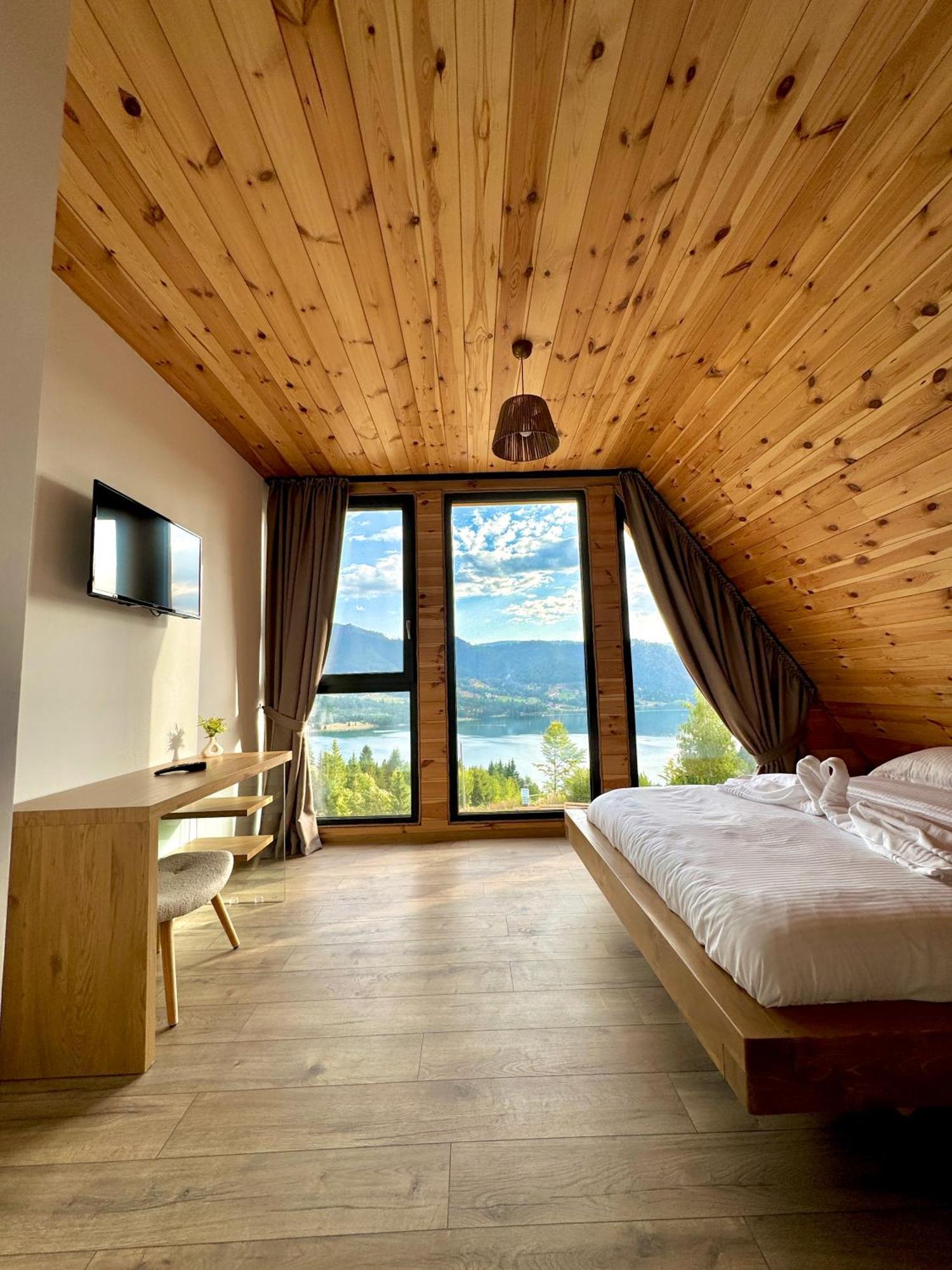 Lodge A-frame Belvedere *