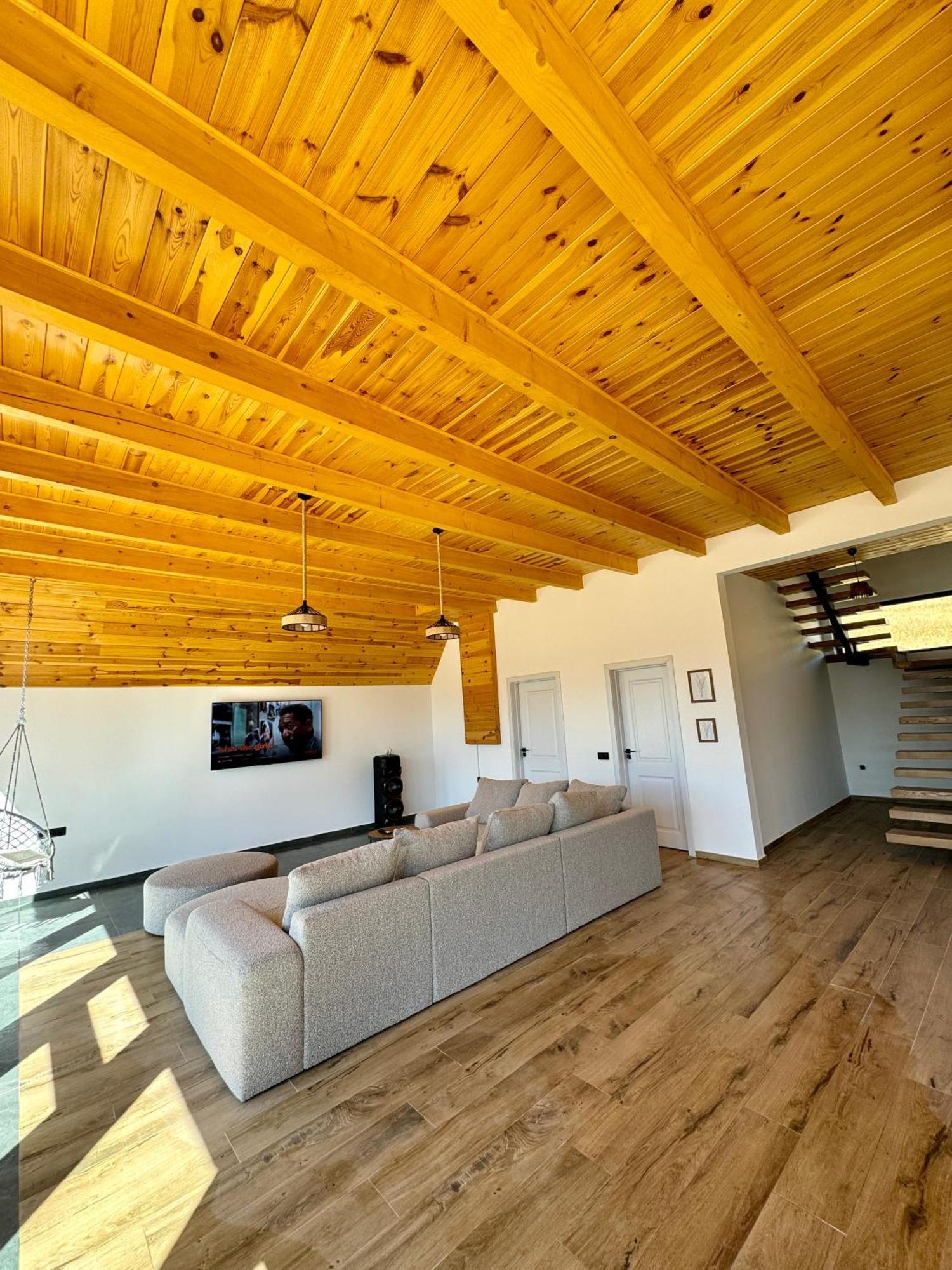 Lodge A-frame Belvedere